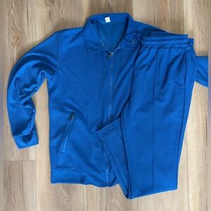 NWOT 2 piece set
Men’s zip up jacket with matching bottom
100% polyester